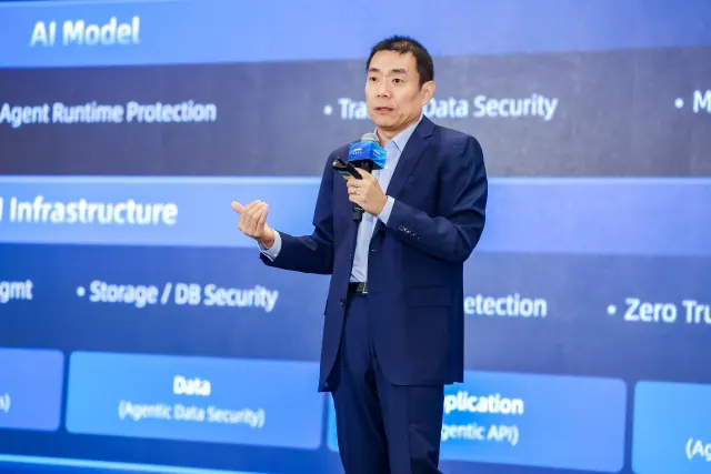 Alibaba Cloud CTO Feifei Li speaks at the 2026 Apsara Conference in Hangzhou